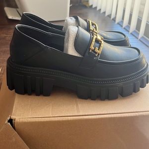 Brand NEW Latellier Leather Loafers with Chain